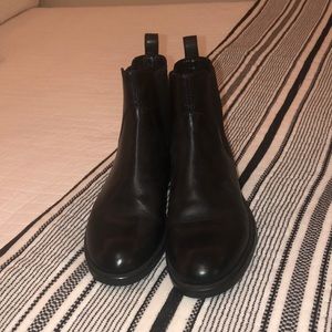 Vagabond black booties